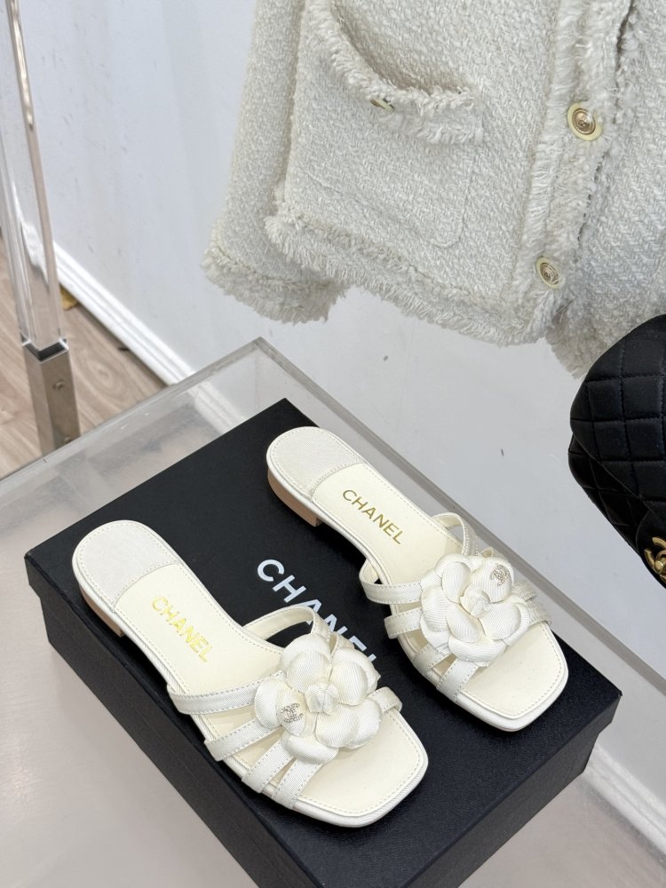 Шльопанці жіночі фото 3