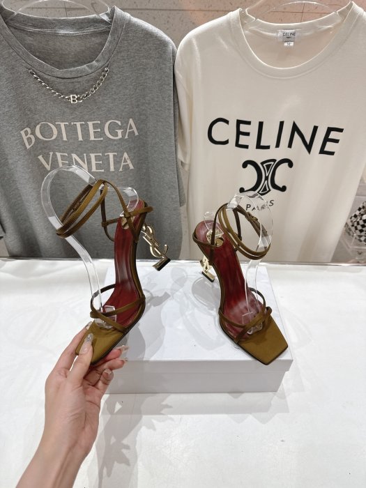 Босоножки фото 4