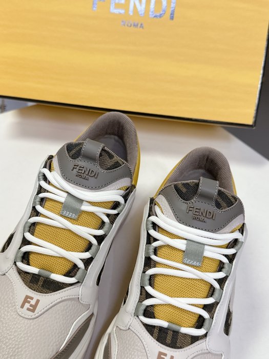 Кроссовки фото 8