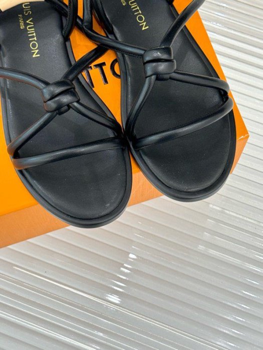 Сандалі жіночі фото 4