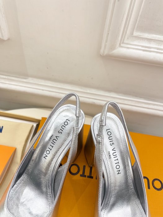 Босоножки фото 8