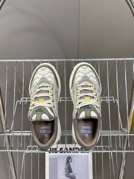 Кроссовки фото 6