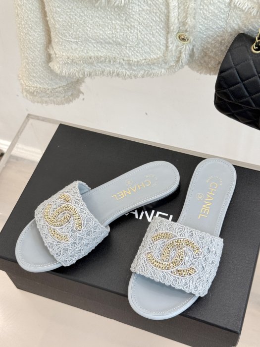 Шлепанцы женские фото 2