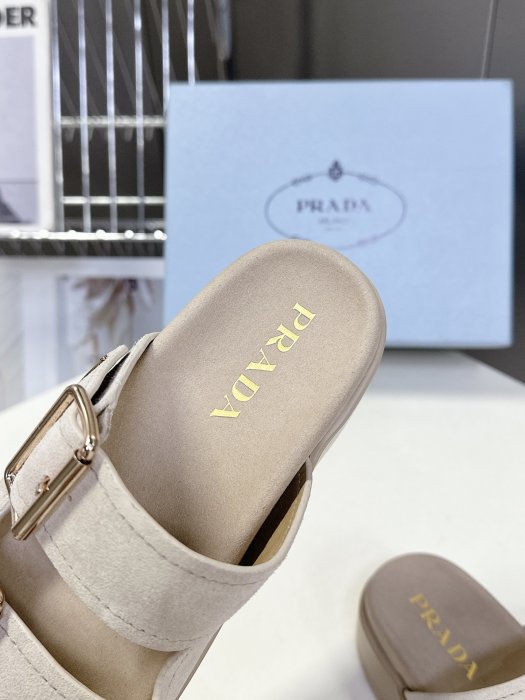 Шлепанцы фото 8