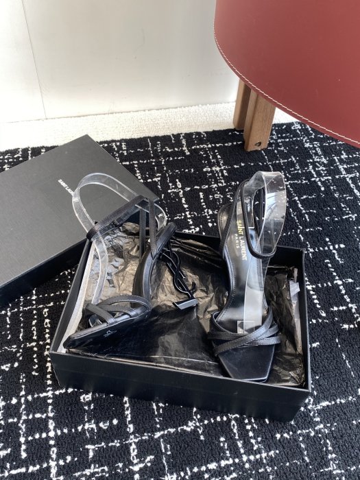 Босоножки фото 5