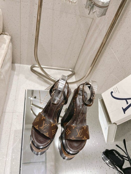 Sandals фото 6