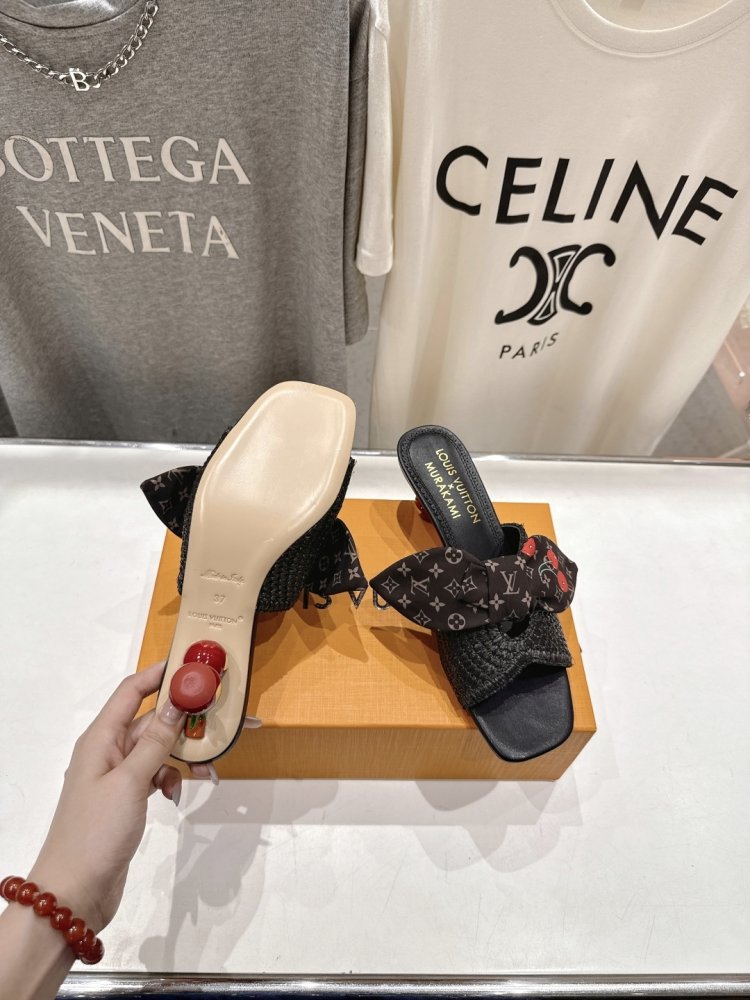 Босоножки фото 8