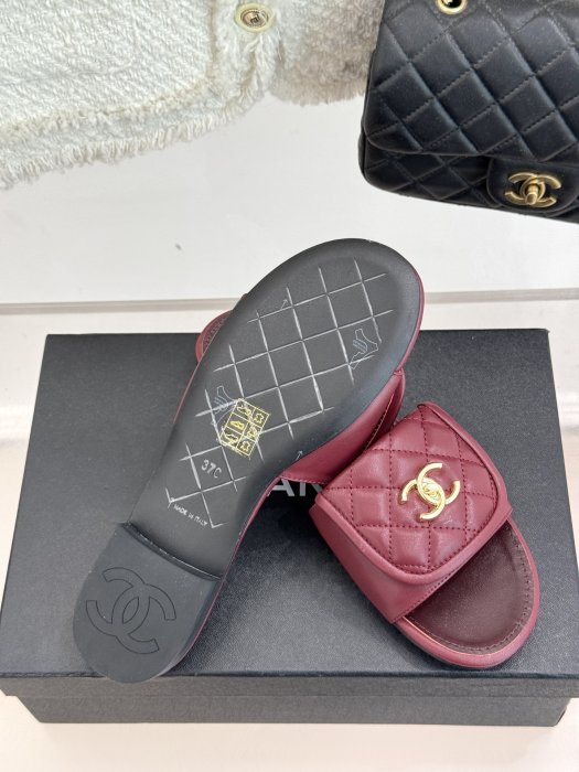 Шлепанцы фото 9