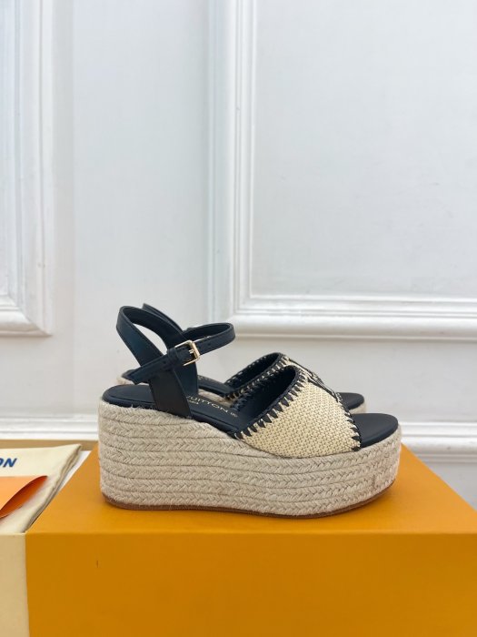 Босоножки фото 2