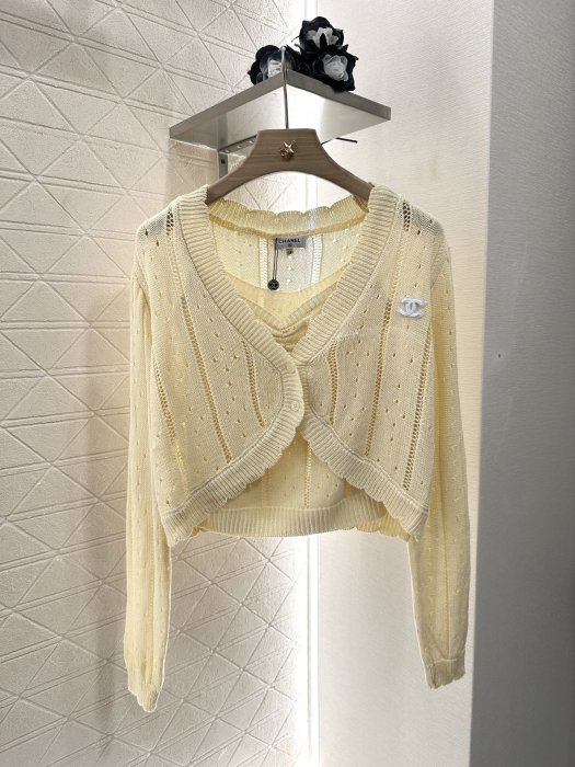 Кофта жіноча