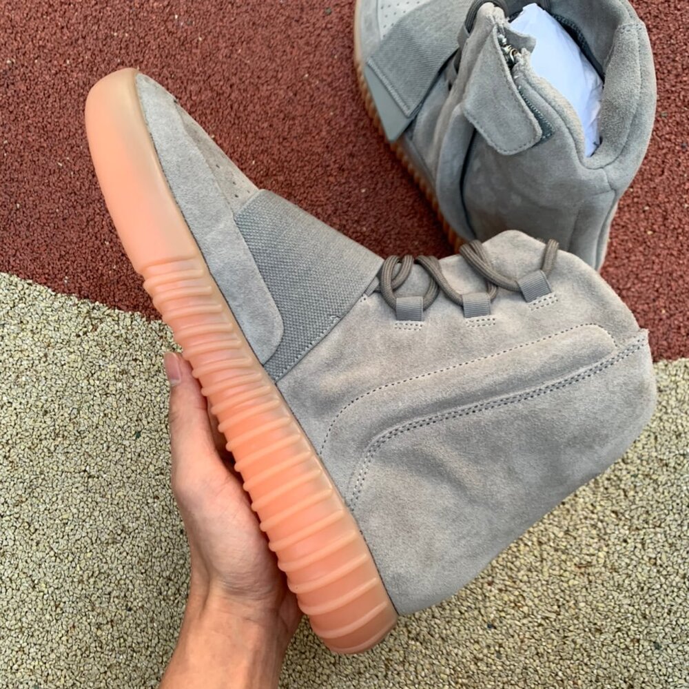 Кроссовки Yeezy Boost 750 Grey Gum BB1840 фото 3