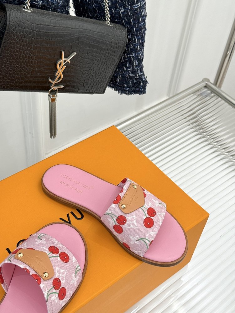 Шлепанцы женские фото 5