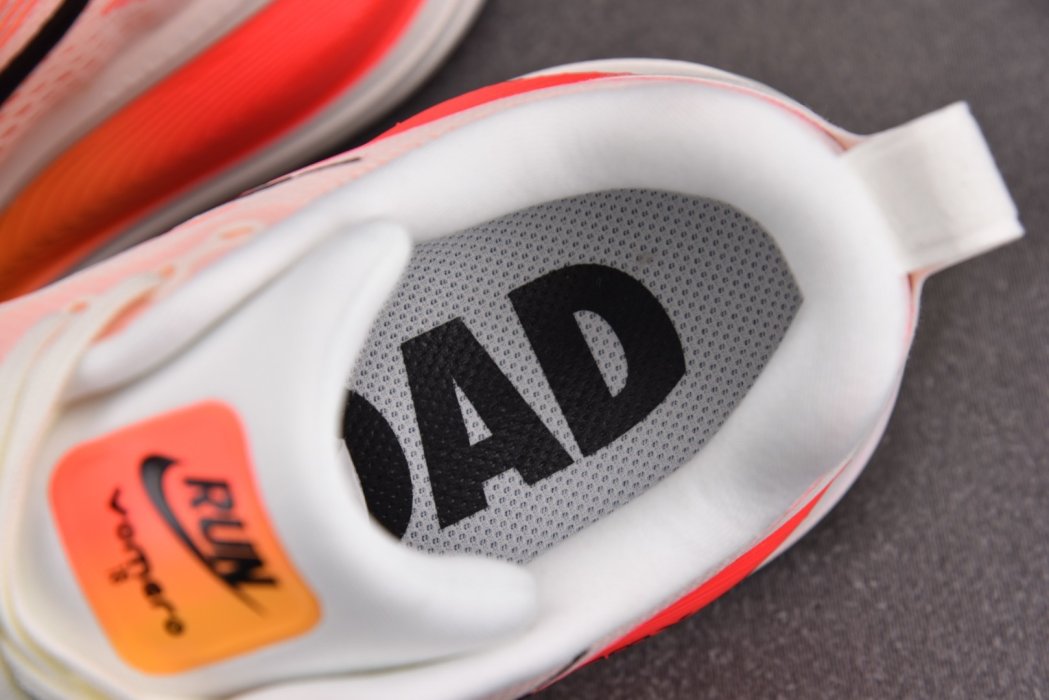 Кроссовки Vomero 18 Sail Bright Crimson фото 10