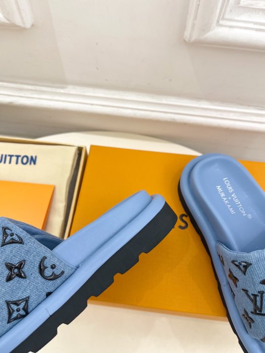 Шлепанцы женские фото 7