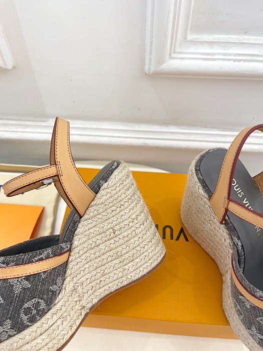 Босоніжки фото 8