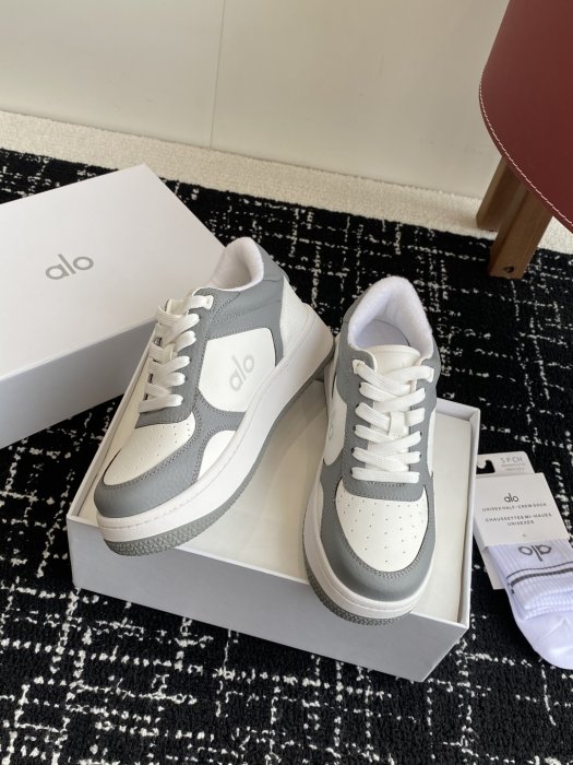 Кроссовки женские фото 5