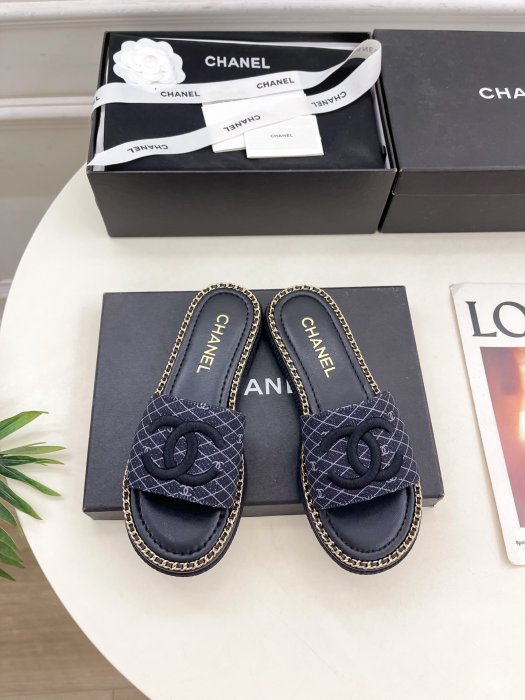 Шлепанцы женские