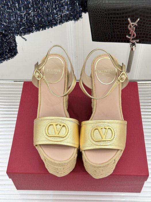 Босоножки фото 4