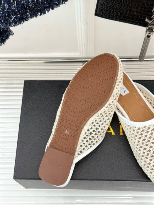 Шлепанцы женские фото 3