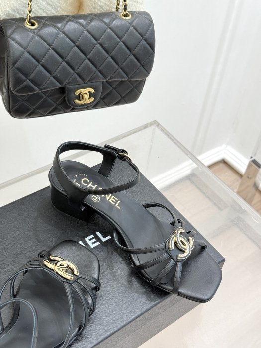 Босоножки фото 5