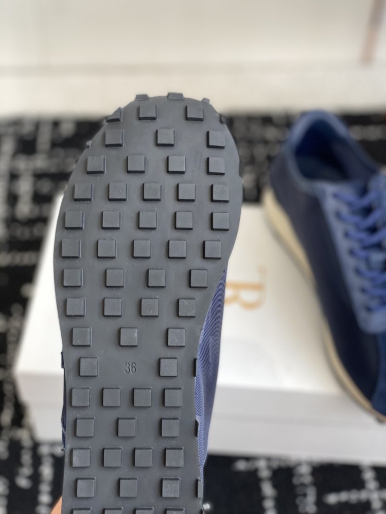 Кросівки жіночі фото 9