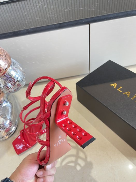 Босоножки фото 8