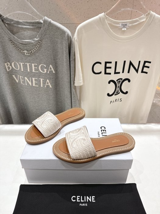 Шлепанцы женские фото 5