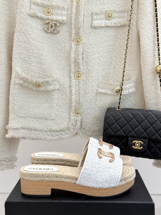 Шлепанцы женские