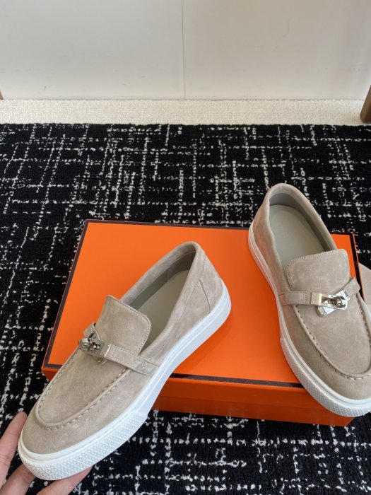 Лоферы кожаные женские фото 7