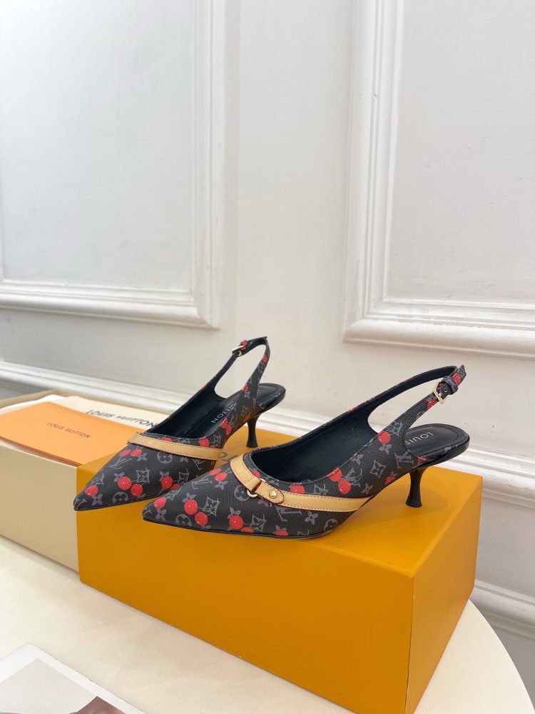 Босоножки фото 3