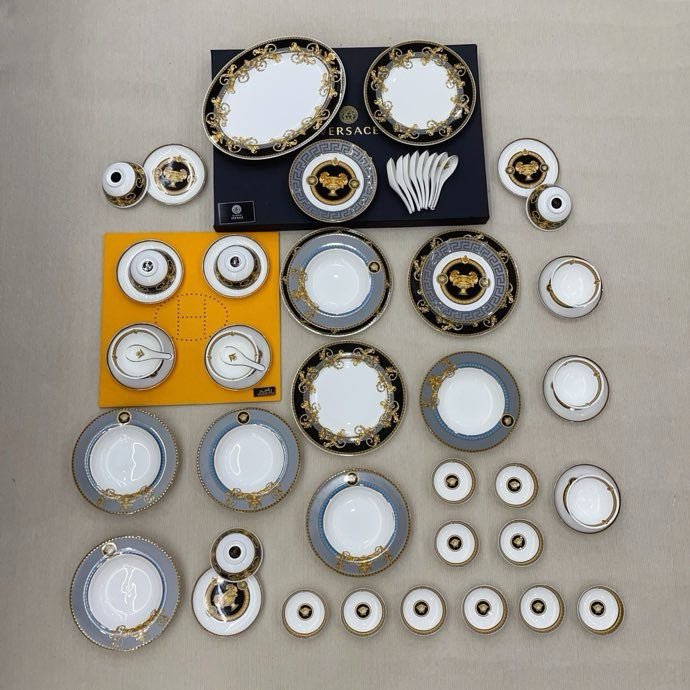 Set porcelain crockery of 53 of the subject