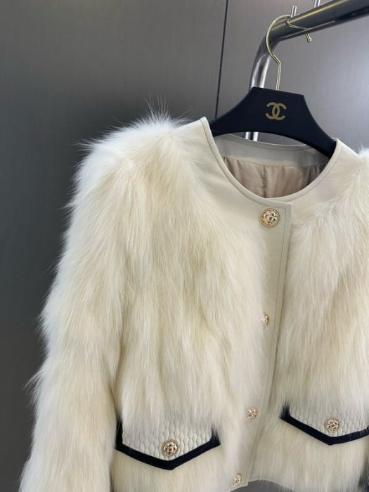 Fur coat of fox fur фото 4