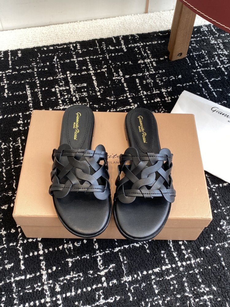 Шльопанці жіночі