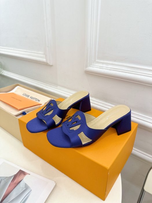 Босоножки фото 3