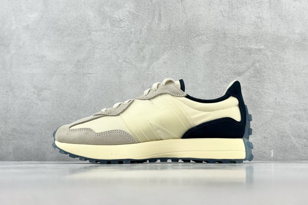 Кросівки NB327