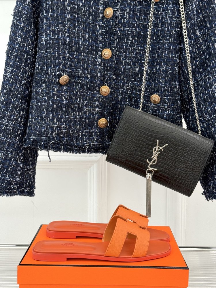 Шльопанці жіночі