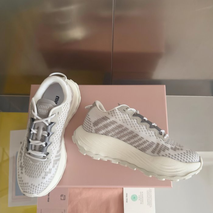 Кроссовки фото 3