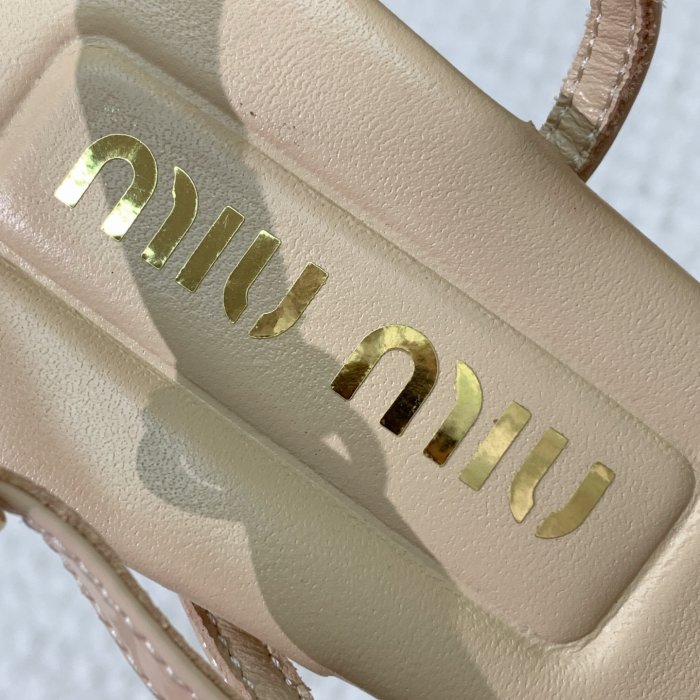 Босоножки фото 8