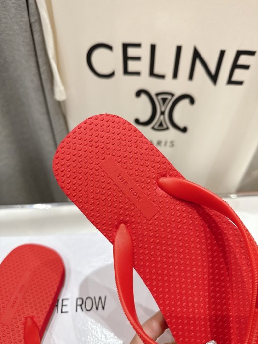 Шлепанцы женские фото 6