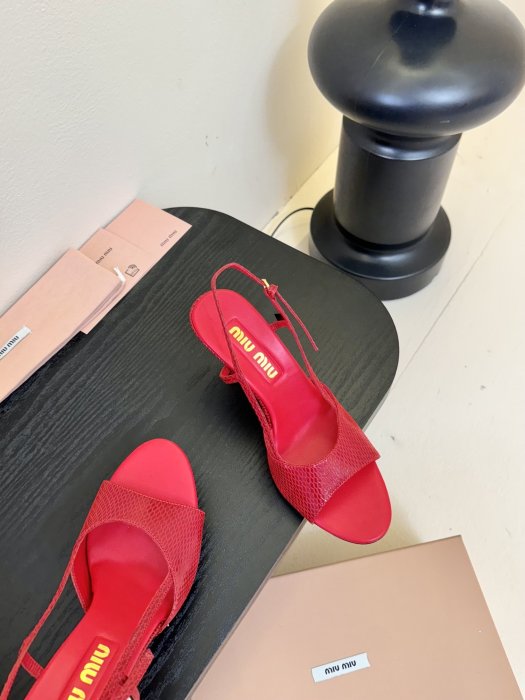 Босоножки фото 4