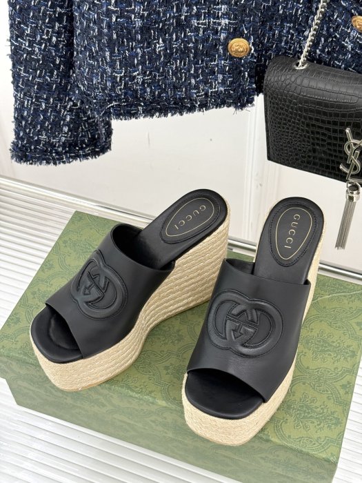 Босоножки фото 2