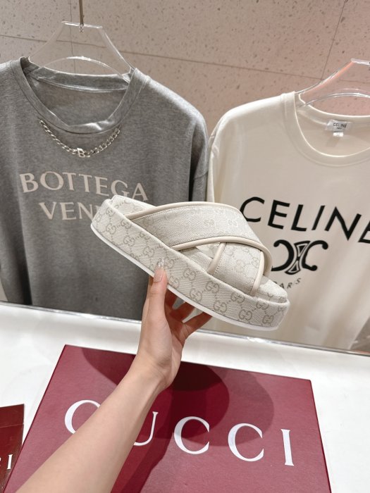 Шлепанцы фото 5