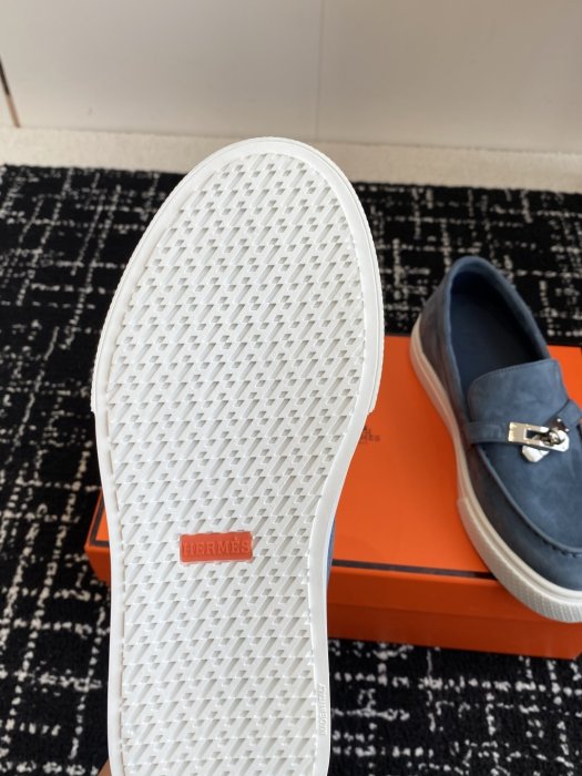 Лоферы кожаные женские фото 9