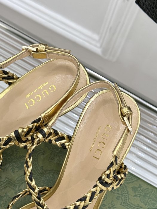 Босоножки фото 8