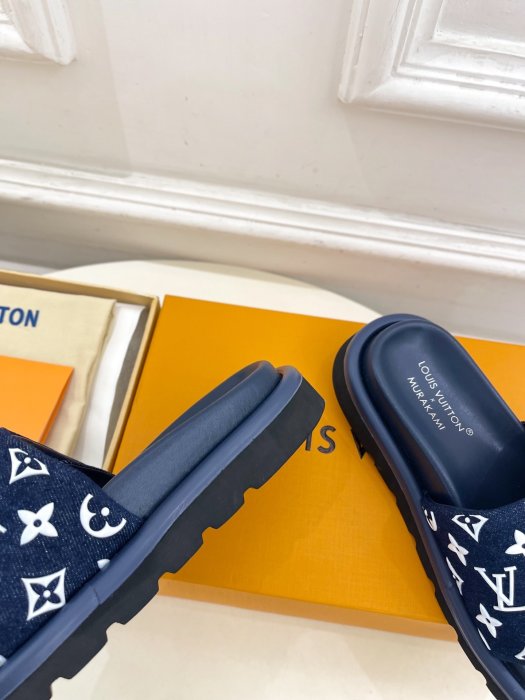 Шлепанцы женские фото 7