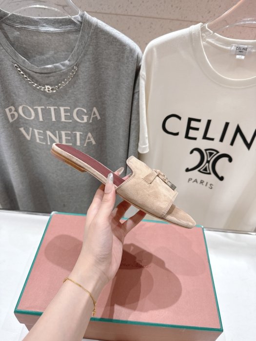 Шлепанцы фото 5