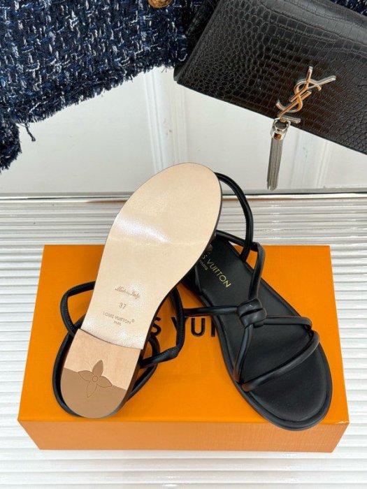 Сандалі жіночі фото 3