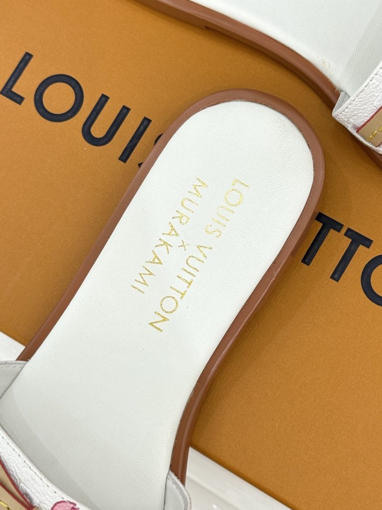 Шльопанці жіночі фото 8