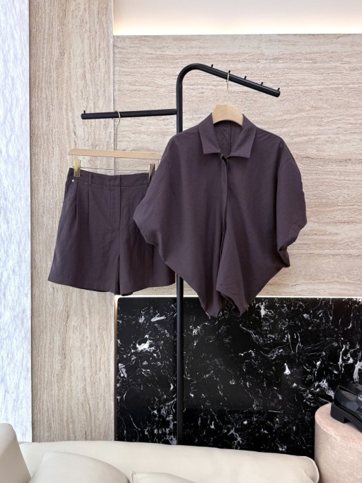 Костюм женский