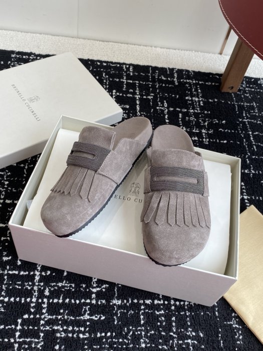 Шлепанцы фото 5